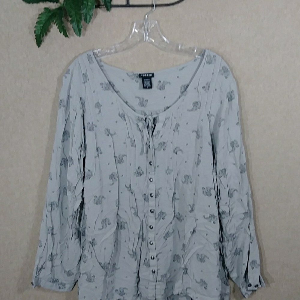 Torrid top button front 2X